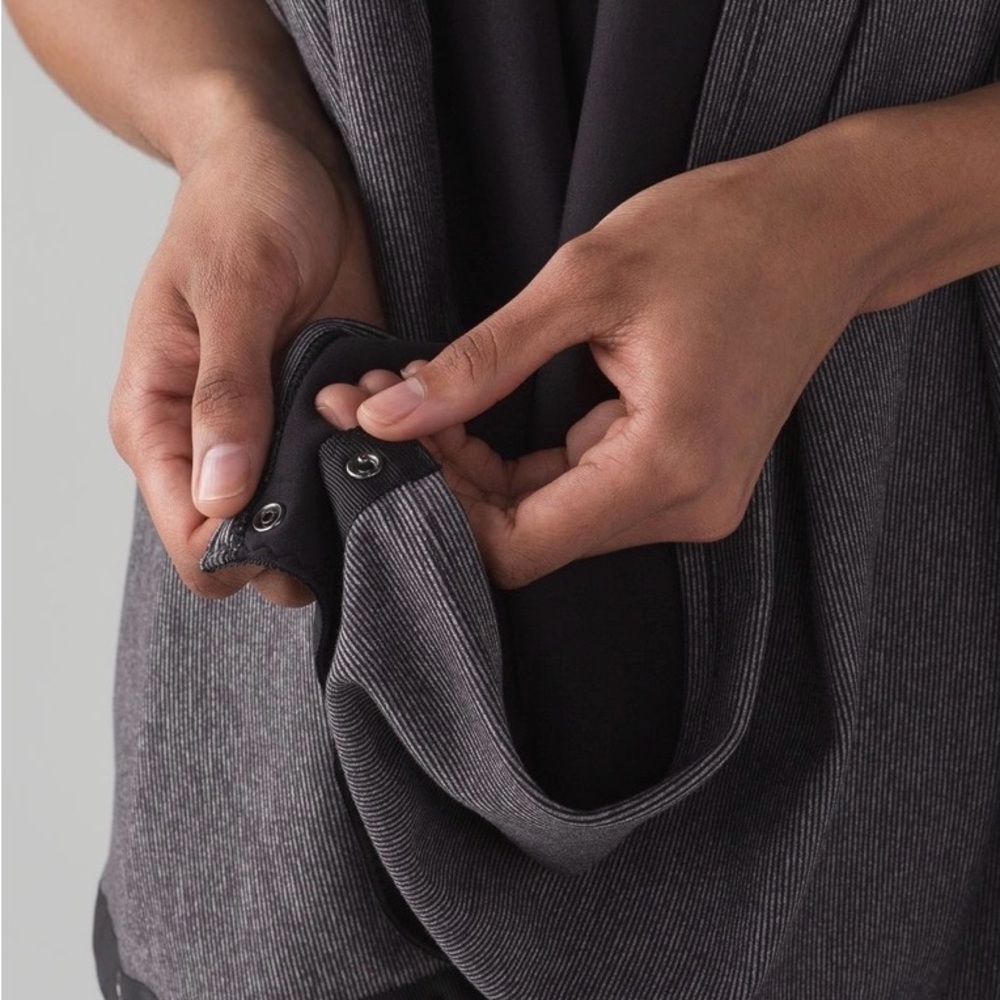 Lululemon Vinyasa Stripe Scarf, Wrap, Cardigan - Picture 4 of 7